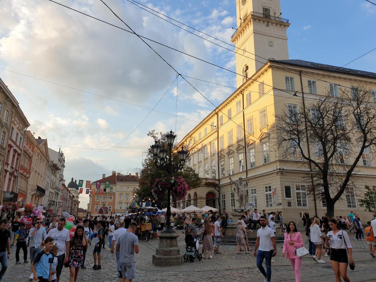 Modern Apartment In Old City Center Lviv Ngoại thất bức ảnh