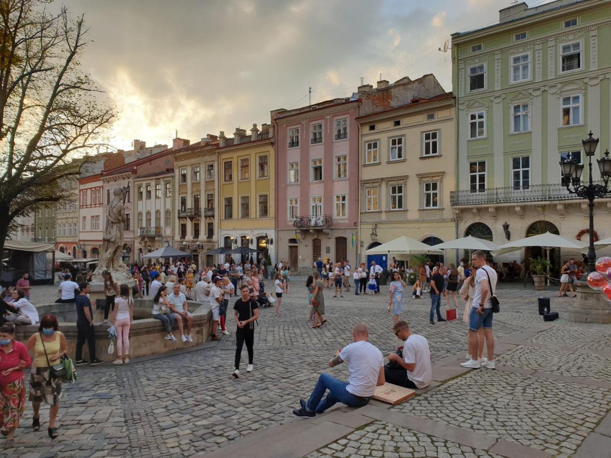 Modern Apartment In Old City Center Lviv Ngoại thất bức ảnh