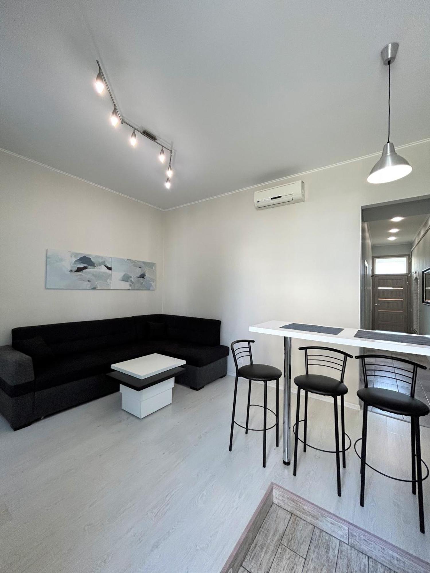 Modern Apartment In Old City Center Lviv Ngoại thất bức ảnh