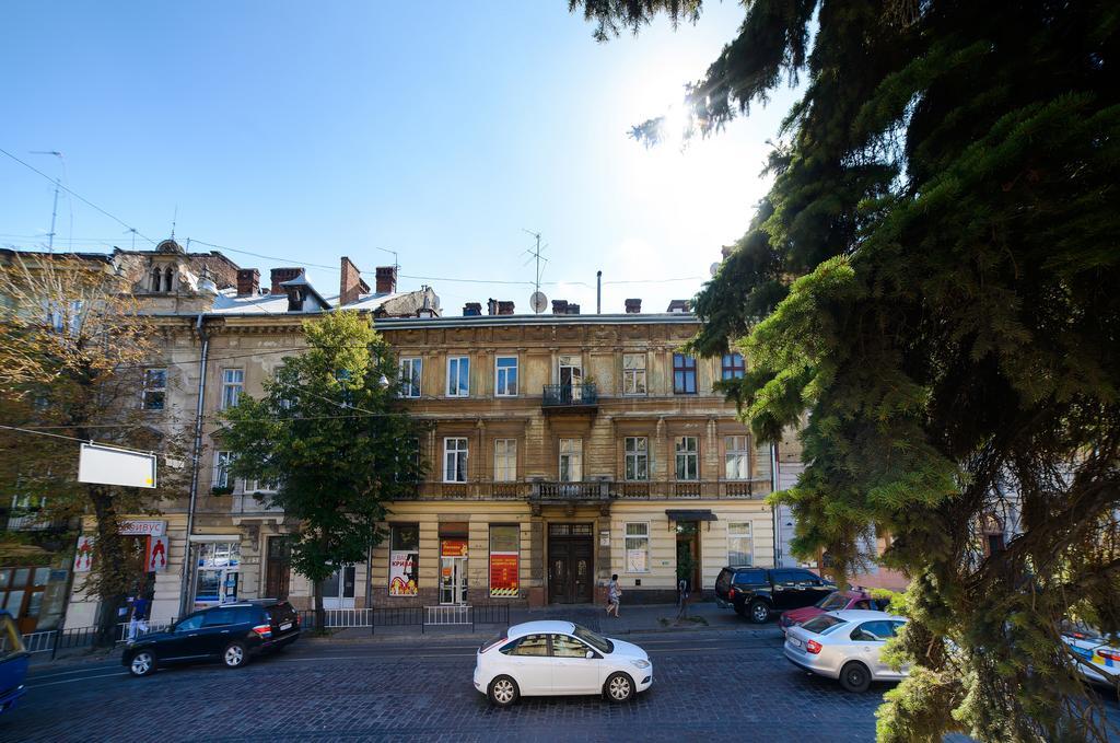 Modern Apartment In Old City Center Lviv Ngoại thất bức ảnh