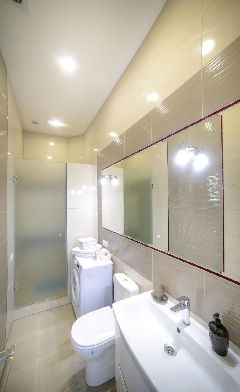 Modern Apartment In Old City Center Lviv Ngoại thất bức ảnh